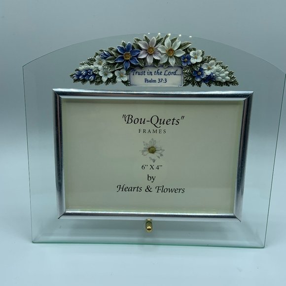 Bou-Quets Frames "Glass & Floral" by Hearts & Flowers - Picture 1 of 5